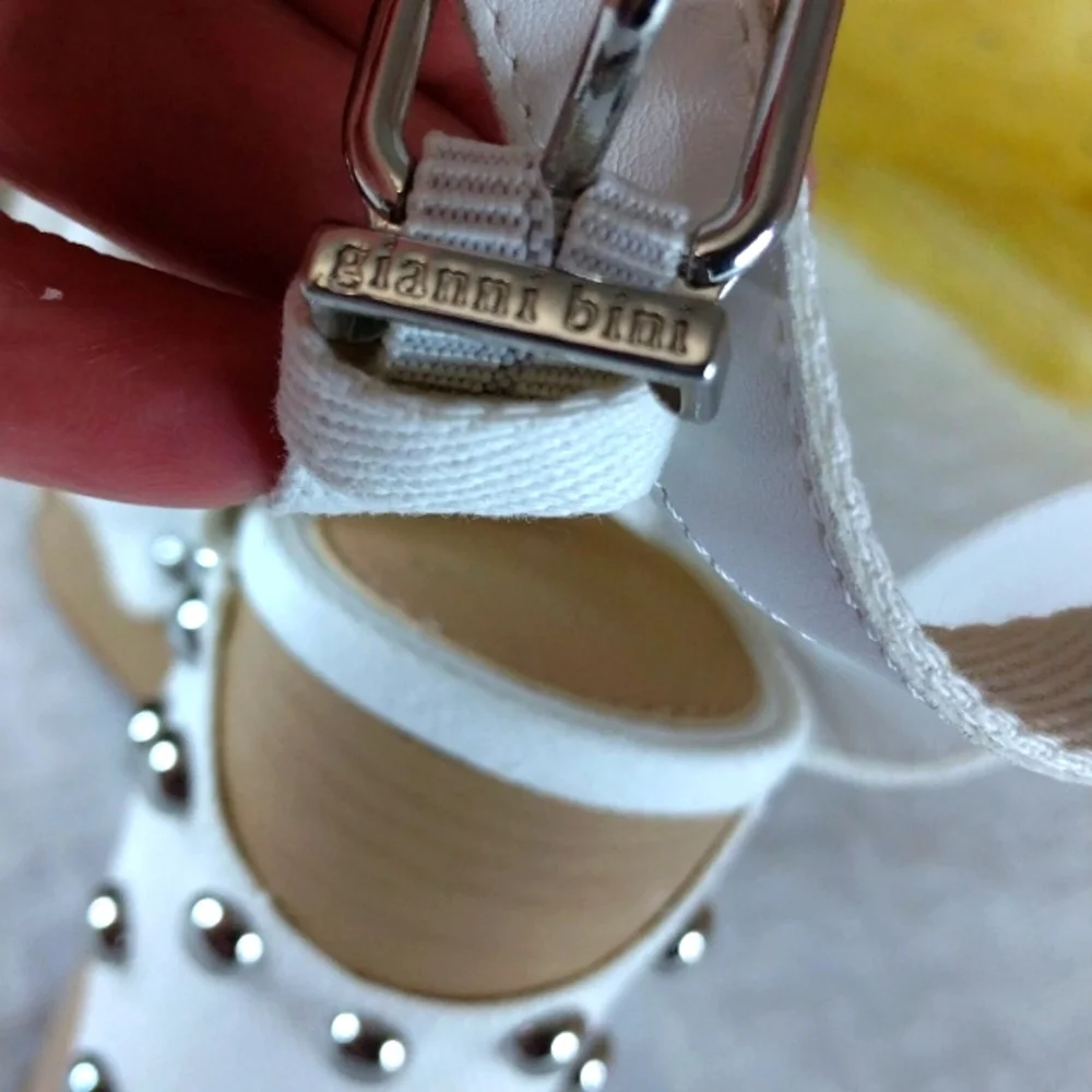 Gianni Bini NWT White Denim Studded Platform Sandals 9.5 Buckle Closure. - Picture 14 of 16